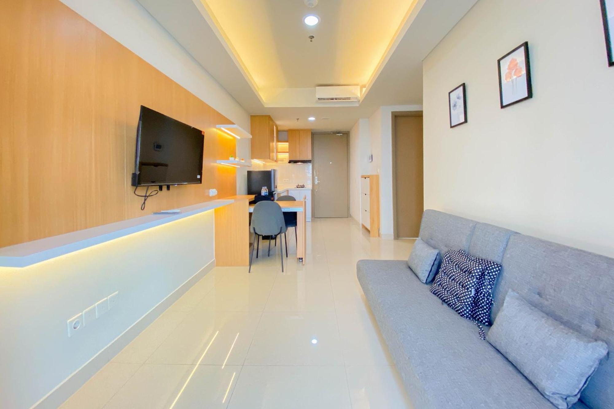Apartment Well Furnished And Comfortable 2br Gold Coast By Travelio Jakarta